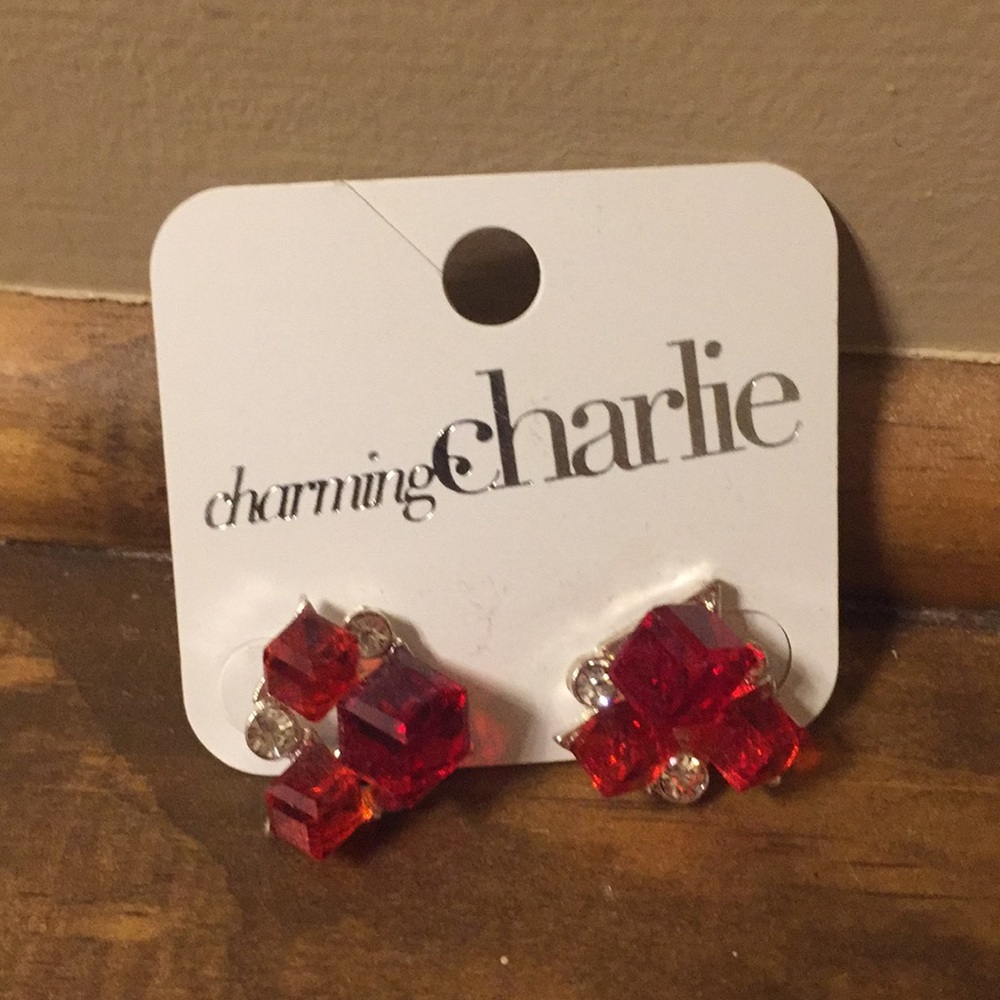 ❤️ MUST BUNDLE ❤️ Charming Charlie Red Earrings